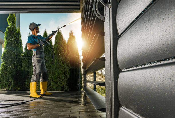 Best Pool Deck Cleaning  in Lakin, KS
